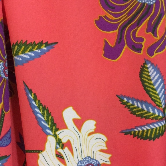 Violet + Claire Floral Sleeveless Top Size S - Picture 3 of 4